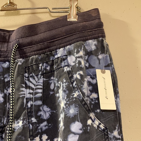 Anthropologie Nomad Joggers - Picture 2 of 15